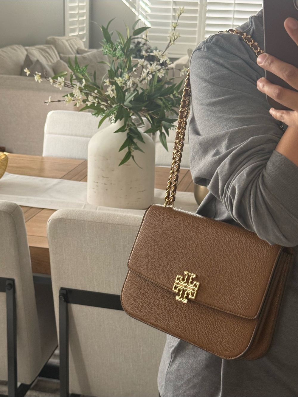 New Tory Burch Britten Small Shoulder Bag & matching walletIn Moose - Picture 9 of 13